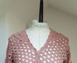 gilet en crochet marron- rose