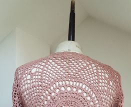 gilet en crochet marron- rose