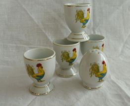 Ensemble de 4 coquetiers porcelaine/salière