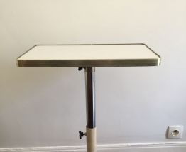 Tablette réglable en formica