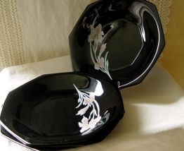 Lot de 4 assiettes creuses noires Vintage