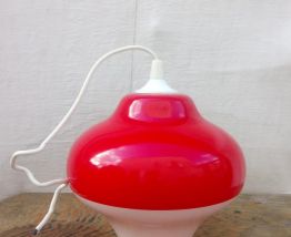 Jolie suspension en opaline - Années 70