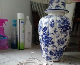 Lampe vintage avec pied en porcelaine