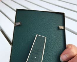 Petit cadre métal ciselé 