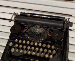 Machine à écrire underwood standard portable typewriter
