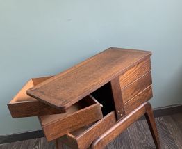 Travailleuse vintage année 50 pieds compas 