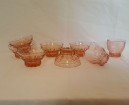 Lot 6 coupelles à dessert et 2 verres rosaline