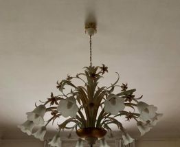 Lustre en bronze à fleurs