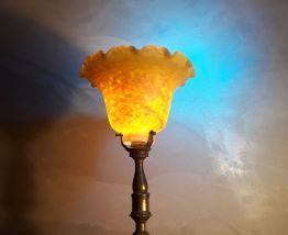 grande lampe calice  pied laiton et pate de verre 1930 art d