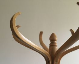 Porte-manteau en bois Baumann