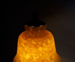 lampe  art deco fer forgèe avec tulipe en pate de verre 1930