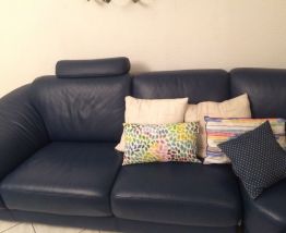Canape d’angle en cuir couleur bleue