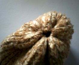 Bonnet en laine fait main vintage