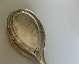 Ancienne brosse à cheveux 