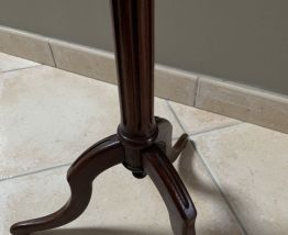 Sellette, Guéridon, table d’appoint tripode