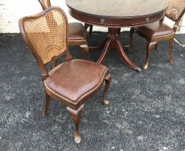 table ronde style anglais