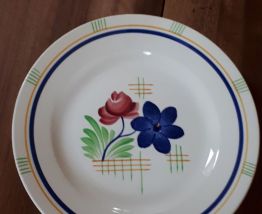 Lot de 4 assiettes anciennes  de Gien