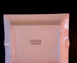 Joli cendrier  porcelaine motif éléphant 