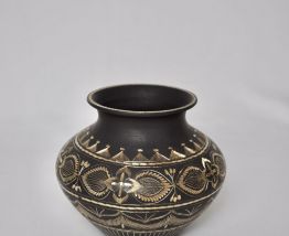  Pot en laiton, marron et doré