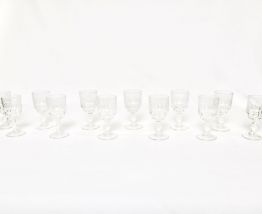 Série de 12 verres à liqueur