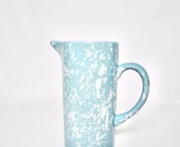 Carafe en céramique bleue 