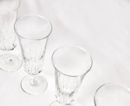 6 flutes à Champagne en verre 