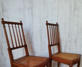 2 chaises anciennes dessus canné refait à neuf