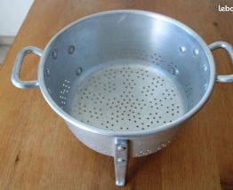 Passoire vintage zinc années 60/70