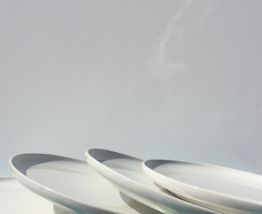 4 assiettes plates en céramique