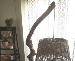 Lampe artisanale en bois flotte