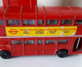 Tirelire cabine téléphonique Londres et bus impérial