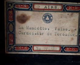 Boîte à musique ancienne