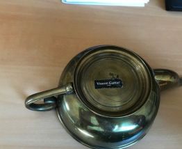 Biberon de malade /Canard signé "Vincent Garnier" en étain