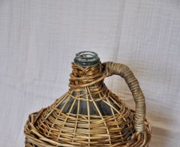 Dame jeanne et osier