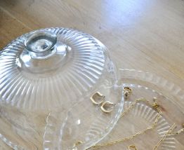 Plateau et cloche à pâtisserie 