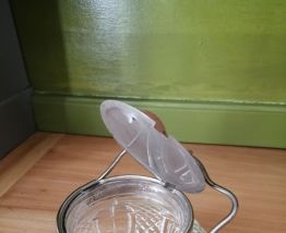 Sucrier en verre moulé 