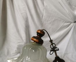 Lampe à suspendre en verre moule