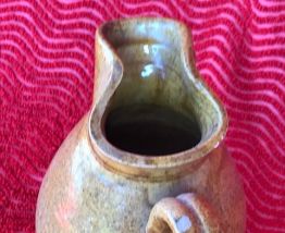 pichet en terre vernissée