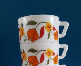 4 tasses et sous-tasses Arcopal