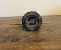 Très grand poivrier-Traces d'usure mais bon état général