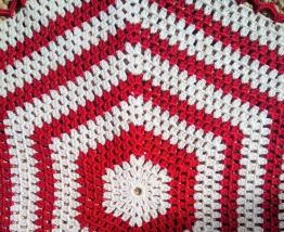 Joli napperon en crochet (coton) - Années 70 
