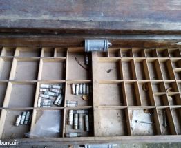 Meuble d'imprimerie avec casses