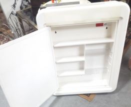 armoire de toilette pvc avec miroir et éclairage