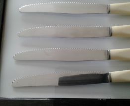 Couteaux inox année 60