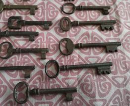 PETIT LOT de CLEFS anciennes