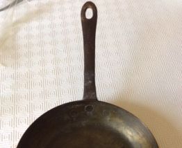 poêle en cuivre rouge