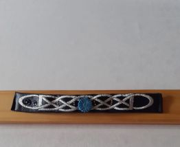 Bracelet en tissu skaï bleu marine brodé,bouton bleu fleurs 