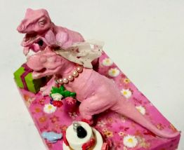 Décor de mariage dinosaure, décor gâteau en rose