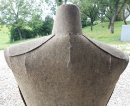 Buste en carton années 50