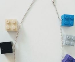 Collier Lego, briques Lego multicolores, chaîne argentée